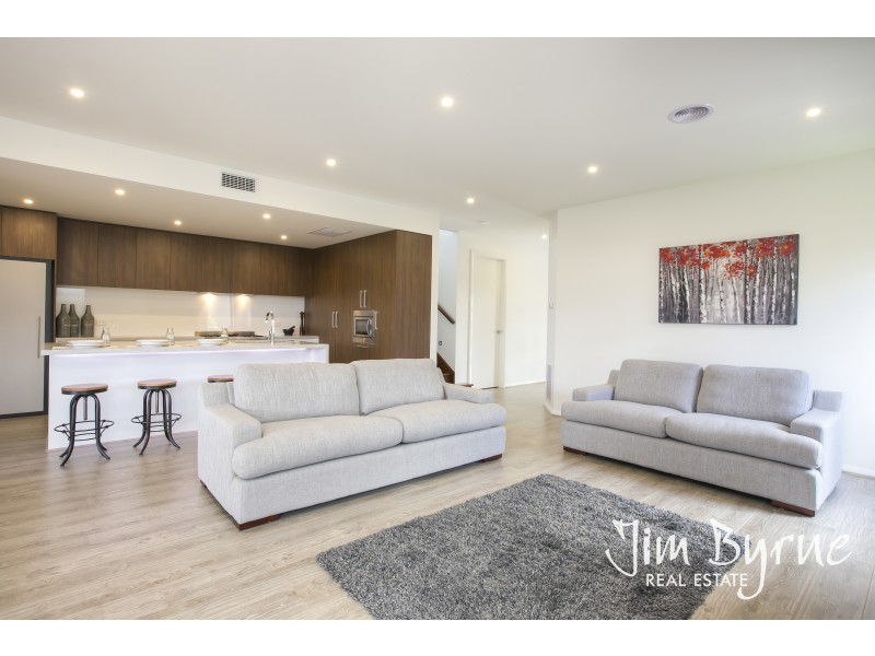 3 Flowerbloom Crescent, Clyde North VIC 3978