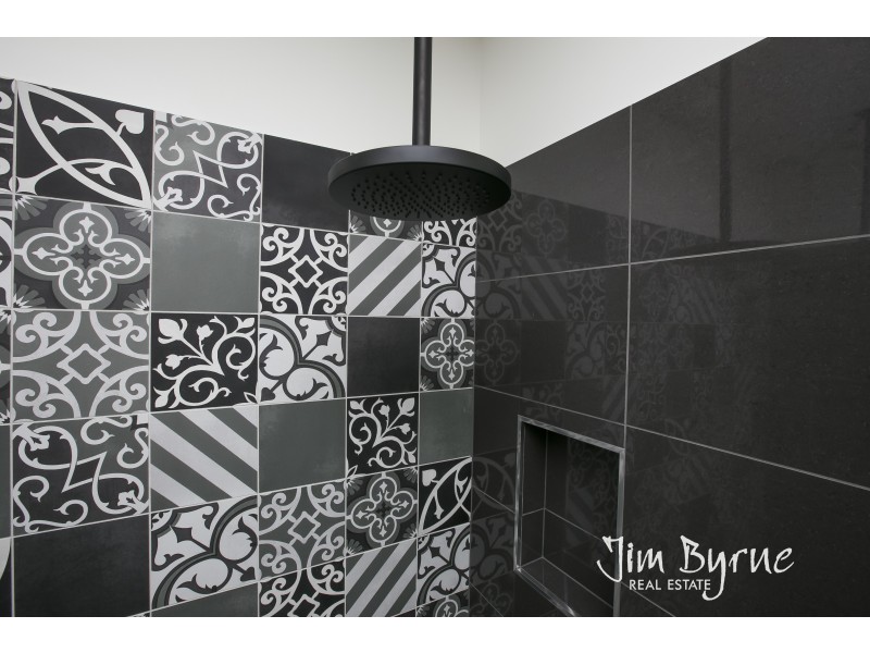 3 Flowerbloom Crescent, Clyde North VIC 3978