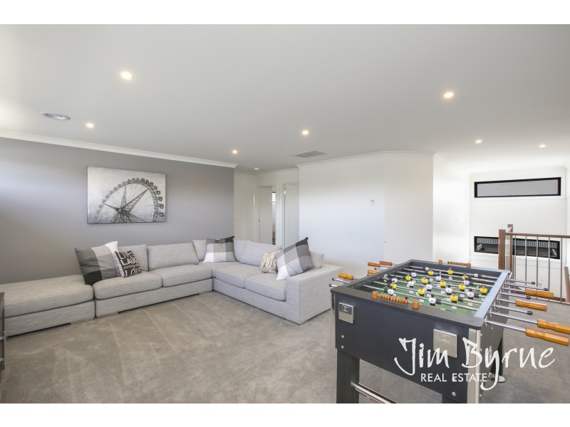 3 Flowerbloom Crescent, Clyde North VIC 3978