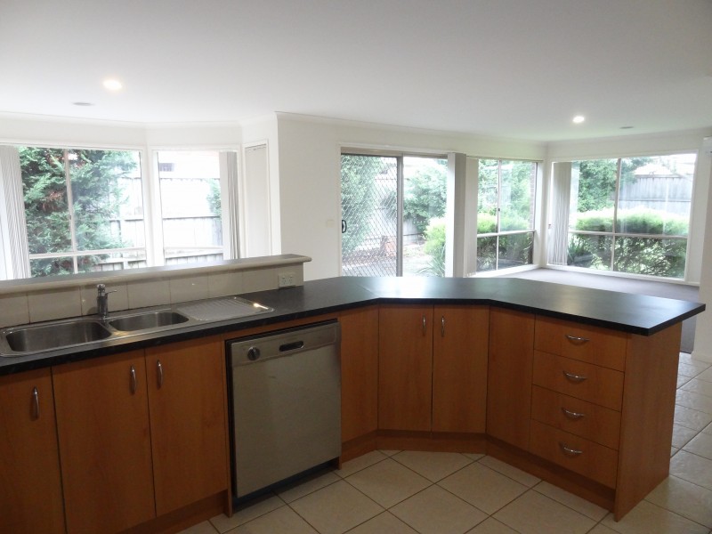 11 Baddeley Circuit, Cranbourne North VIC 3977