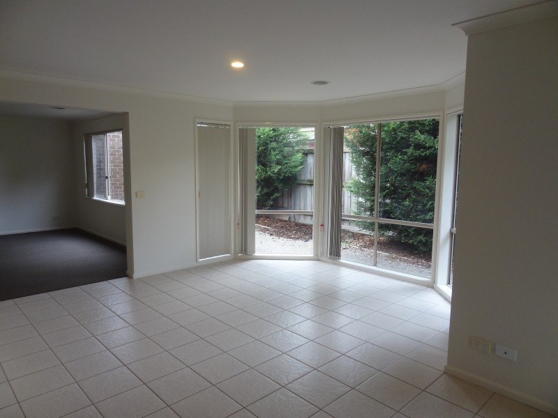 11 Baddeley Circuit, Cranbourne North VIC 3977