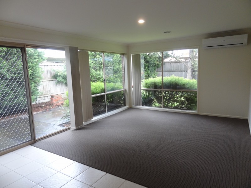 11 Baddeley Circuit, Cranbourne North VIC 3977