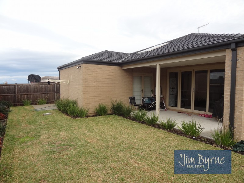 16 Prospect Way, Officer VIC 3809