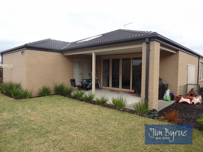 16 Prospect Way, Officer VIC 3809