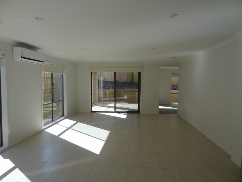 7 Belmont Crescent, Pakenham VIC 3810