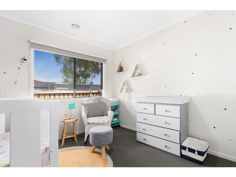 11 Howe Way, Cranbourne East VIC 3977