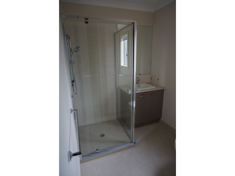 25 Barossa Drive, Clyde North VIC 3978