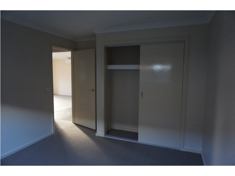 25 Barossa Drive, Clyde North VIC 3978