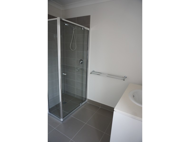 12 Lanthorn Crescent, Cranbourne East VIC 3977