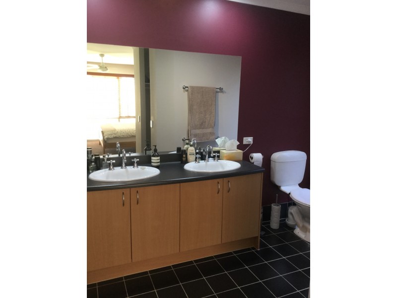 39 Community Parade, Narre Warren South VIC 3805