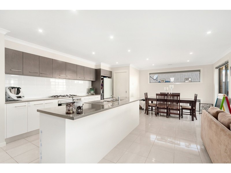 17 Prospect Way, Officer VIC 3809