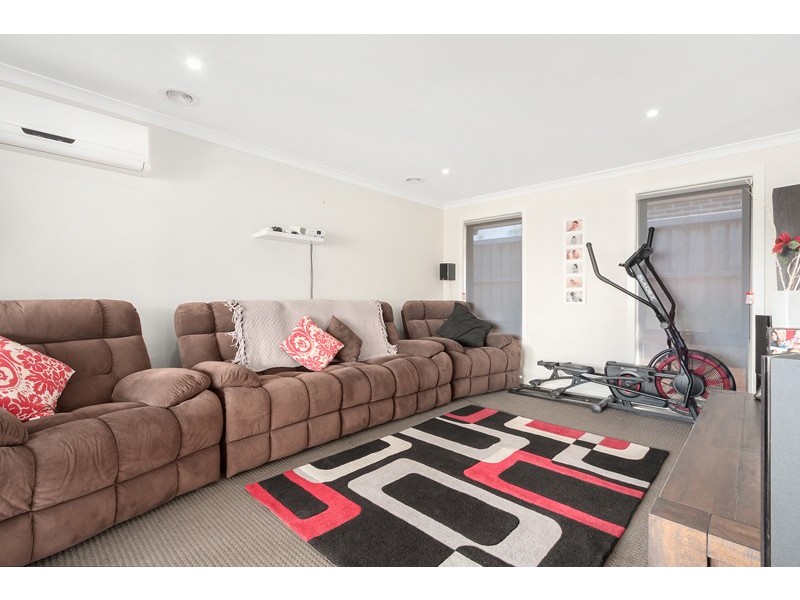 17 Prospect Way, Officer VIC 3809