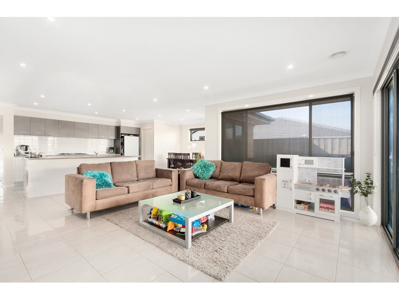 17 Prospect Way, Officer VIC 3809