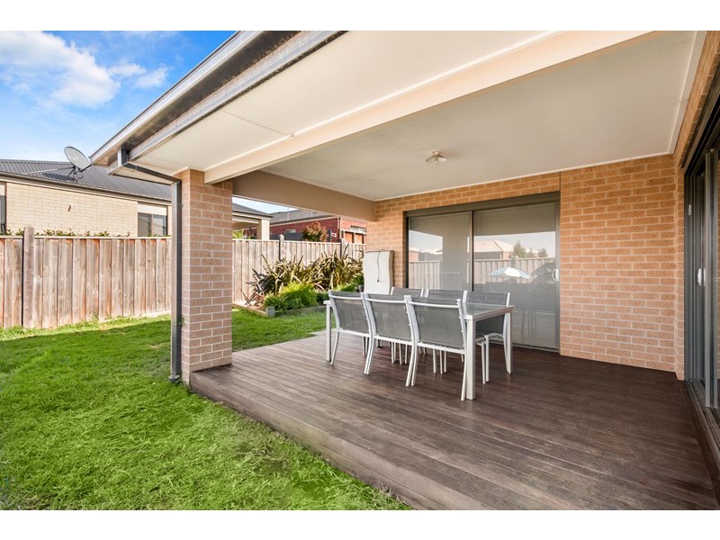 17 Prospect Way, Officer VIC 3809