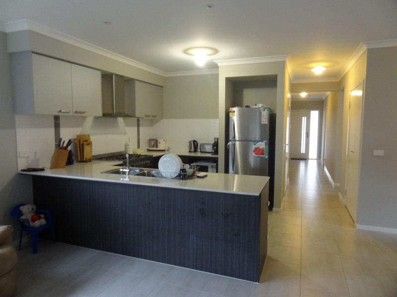 34 Fleuve Rise, Clyde North VIC 3978