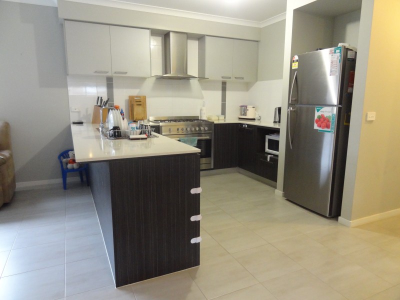 34 Fleuve Rise, Clyde North VIC 3978