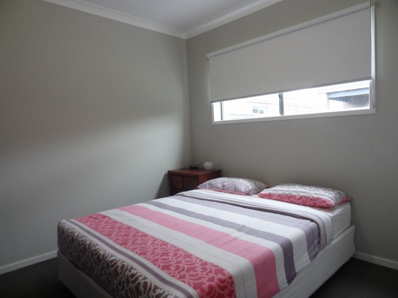 34 Fleuve Rise, Clyde North VIC 3978