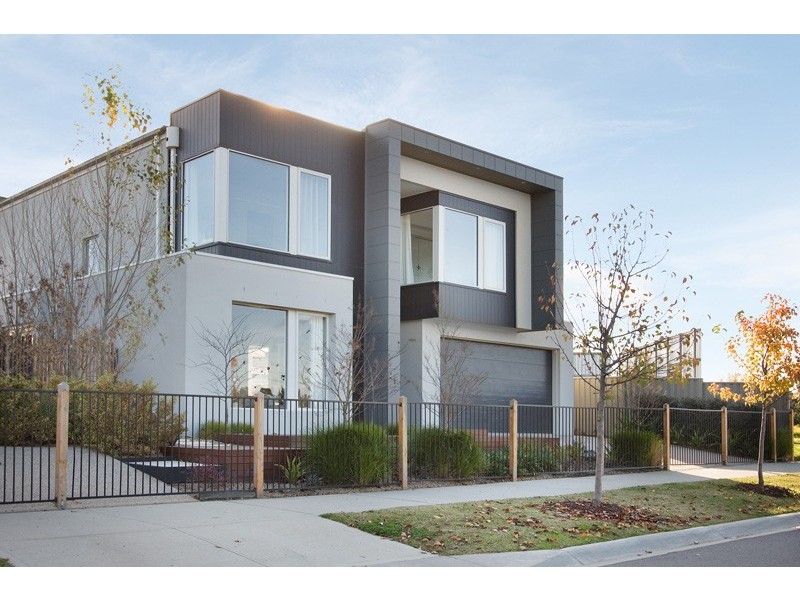 44 Prendergast Avenue, Cranbourne East VIC 3977