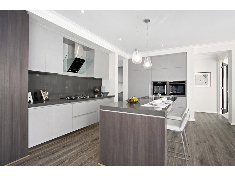 44 Prendergast Avenue, Cranbourne East VIC 3977