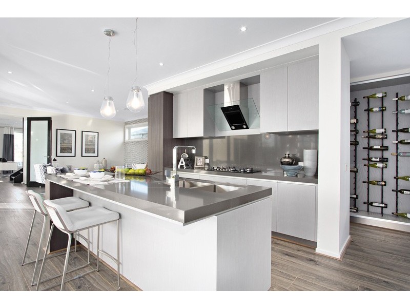 44 Prendergast Avenue, Cranbourne East VIC 3977