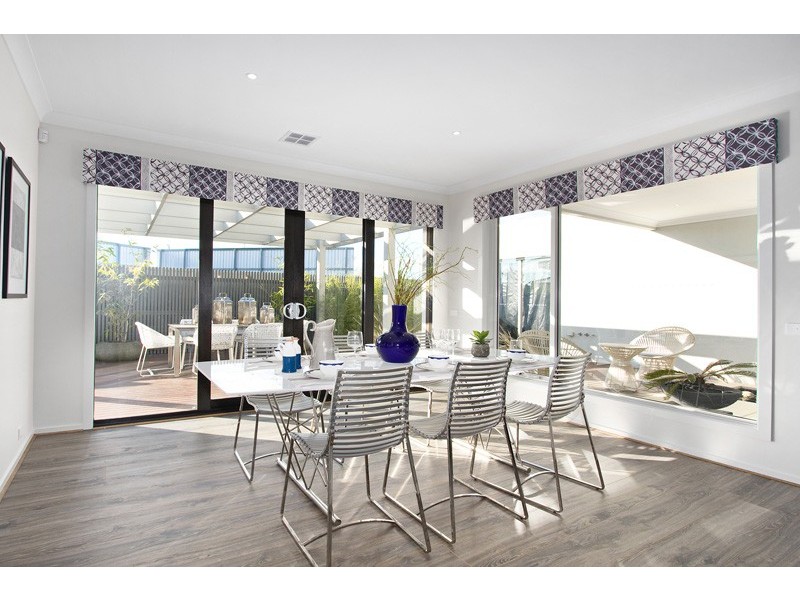 44 Prendergast Avenue, Cranbourne East VIC 3977