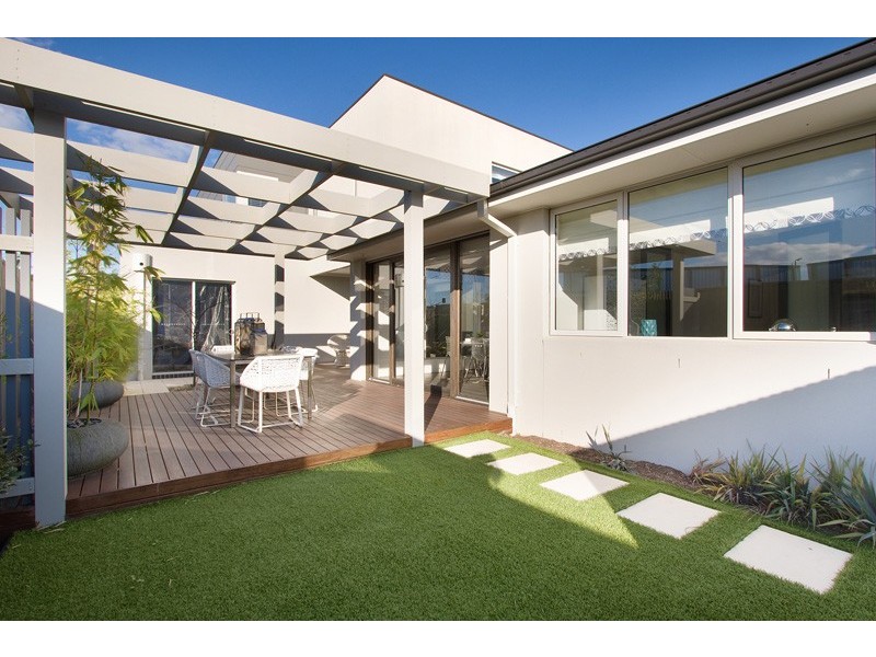 44 Prendergast Avenue, Cranbourne East VIC 3977