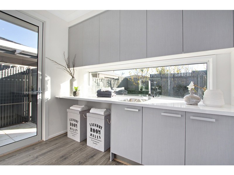 44 Prendergast Avenue, Cranbourne East VIC 3977