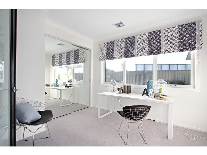 44 Prendergast Avenue, Cranbourne East VIC 3977