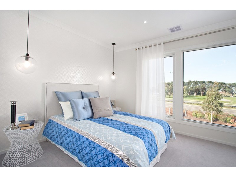 44 Prendergast Avenue, Cranbourne East VIC 3977