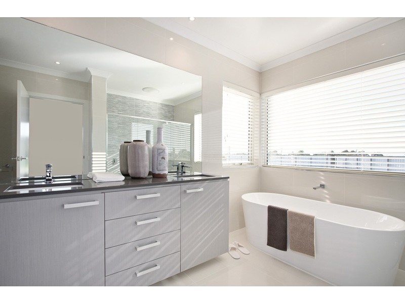 44 Prendergast Avenue, Cranbourne East VIC 3977