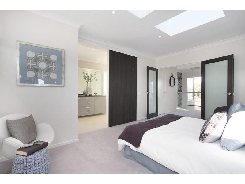 44 Prendergast Avenue, Cranbourne East VIC 3977