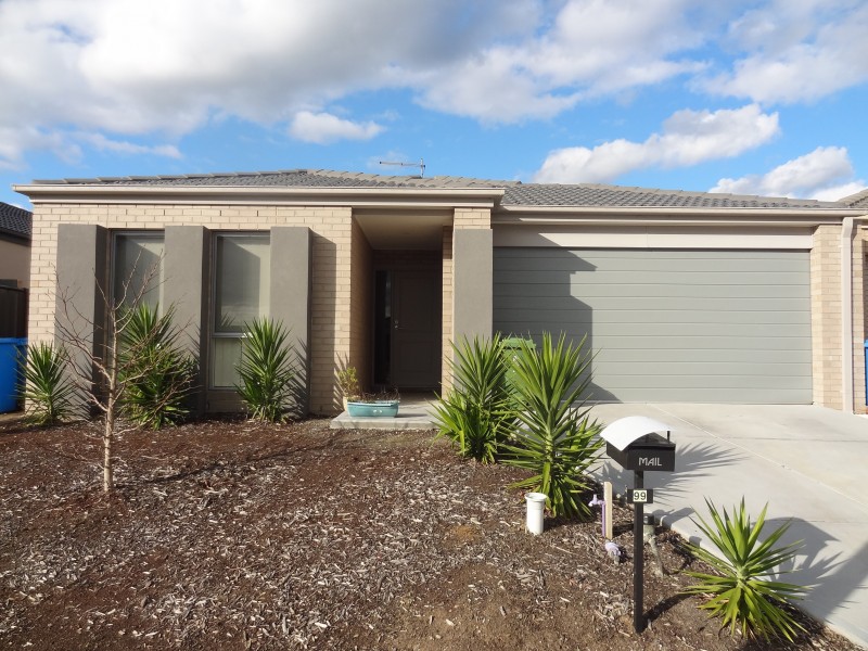 99 Selandra Boulevard, Clyde North VIC 3978