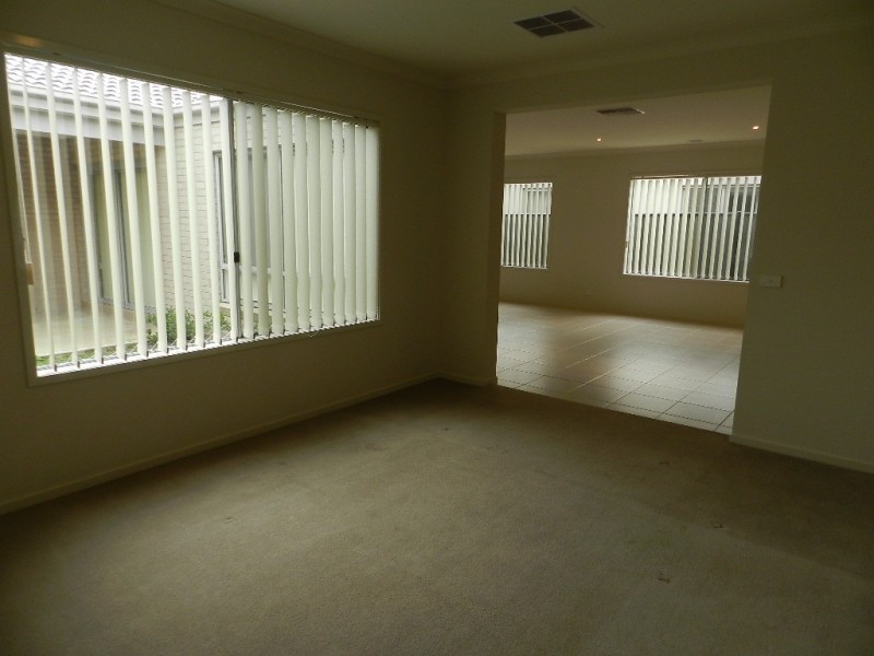 99 Selandra Boulevard, Clyde North VIC 3978