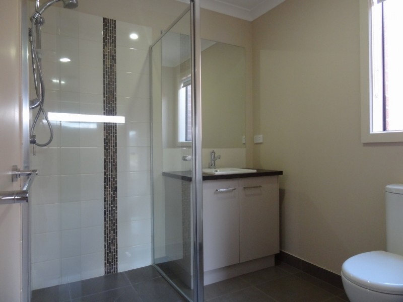 23 Fleuve rise, Clyde North VIC 3978