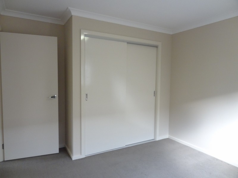 23 Fleuve rise, Clyde North VIC 3978