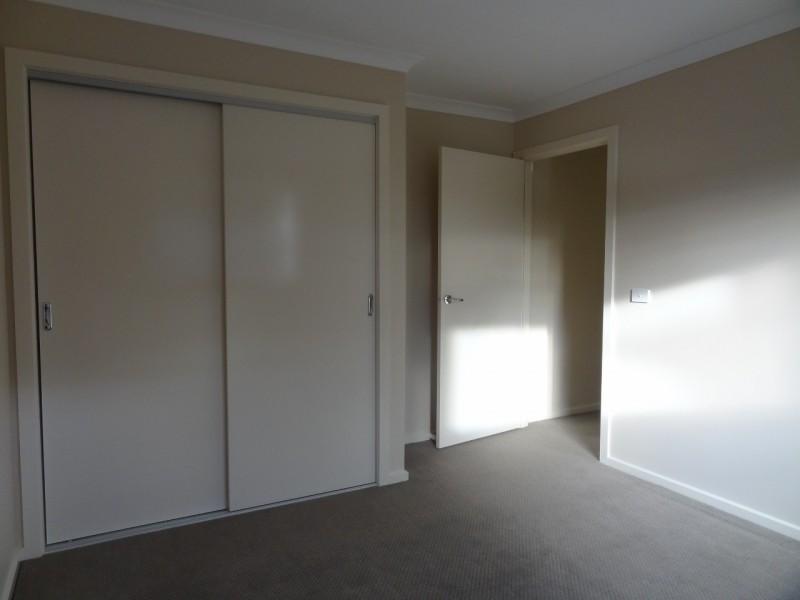 23 Fleuve rise, Clyde North VIC 3978