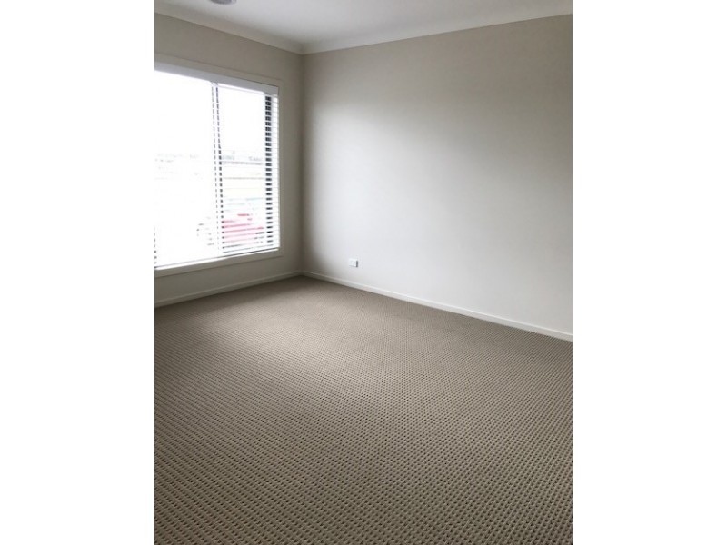26 Chambers Crescent, Cranbourne North VIC 3977