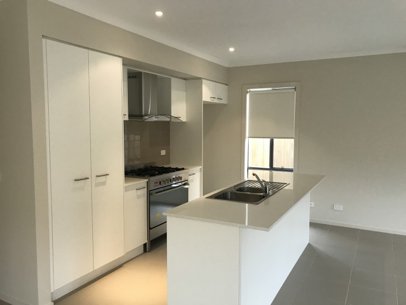 26 Chambers Crescent, Cranbourne North VIC 3977