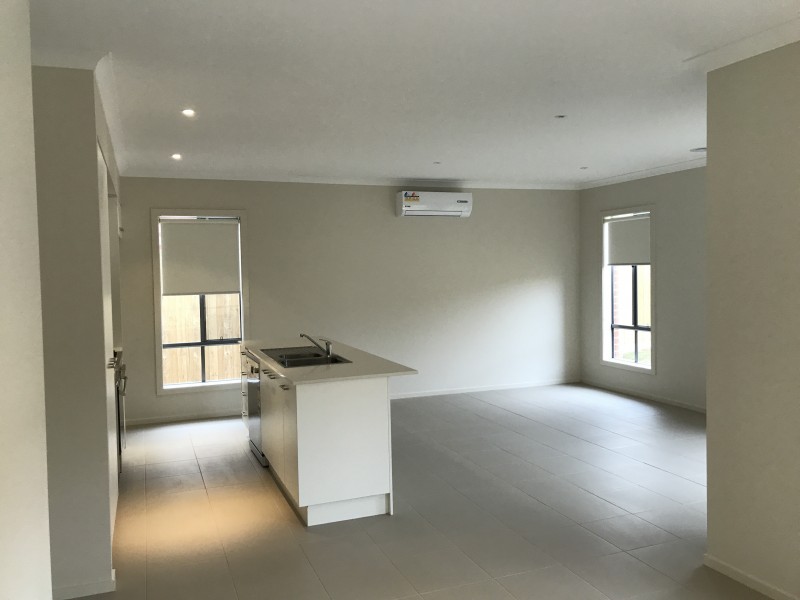 26 Chambers Crescent, Cranbourne North VIC 3977