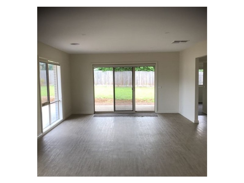 57 Myrtle Crescent, Warragul VIC 3820