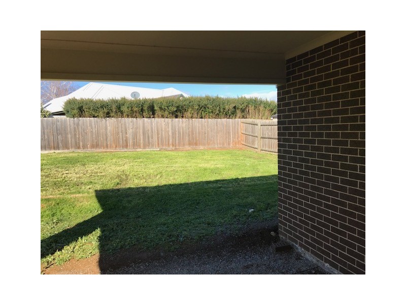 57 Myrtle Crescent, Warragul VIC 3820