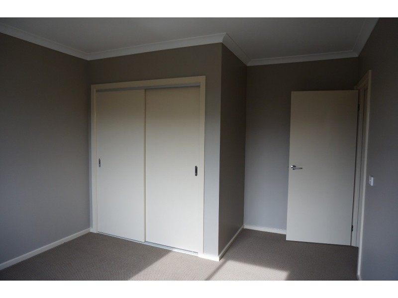 10 Flemington Way, Clyde North VIC 3978