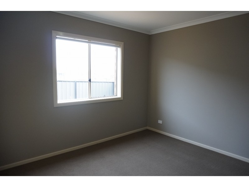 10 Flemington Way, Clyde North VIC 3978