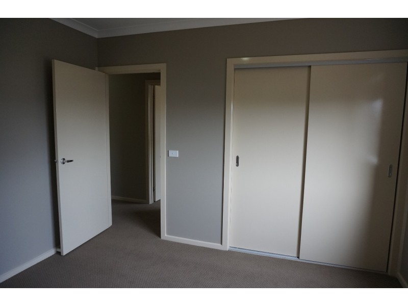 10 Flemington Way, Clyde North VIC 3978