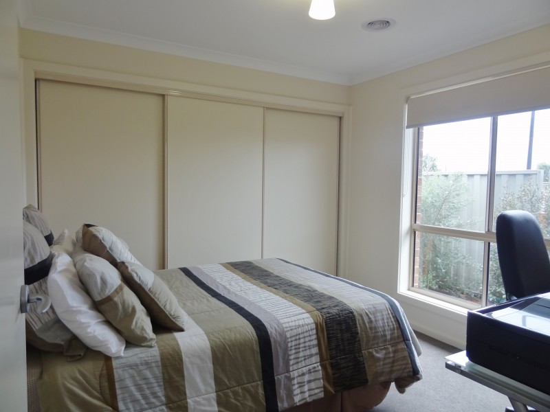 30 Prendergast Avenue, Cranbourne East VIC 3977