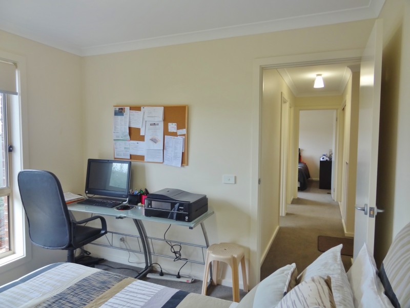 30 Prendergast Avenue, Cranbourne East VIC 3977