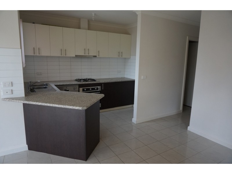 16/4 Young Road, Hallam VIC 3803