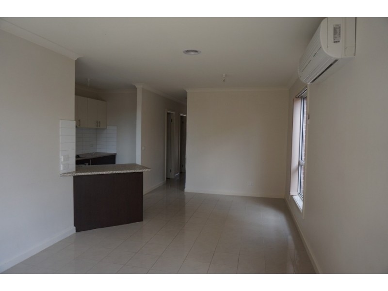 16/4 Young Road, Hallam VIC 3803