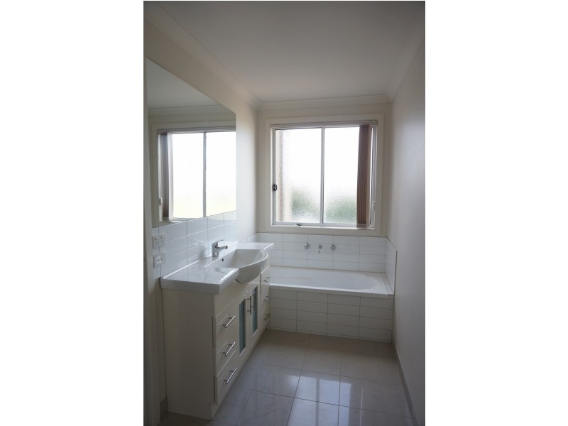 16/4 Young Road, Hallam VIC 3803