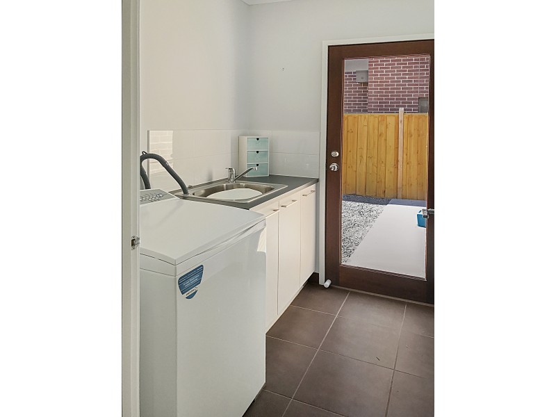 6 Greenslate Street, Clyde North VIC 3978